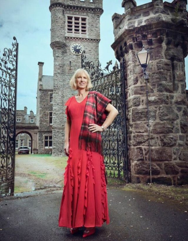 Woman Hops on a Plane Last-Minute and Buys Charming Castle in Scotland ...