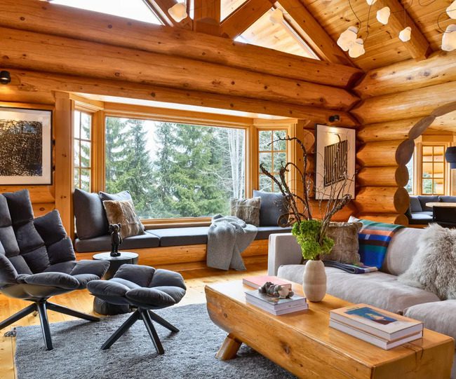 This Cozy Canadian Mountain Home Mixes Modern Minimalism With Retro Log ...