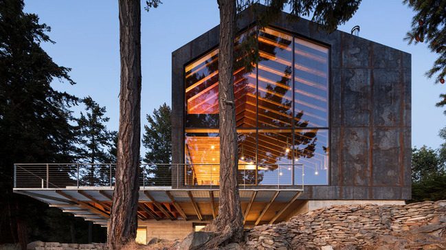 Measured Architecture has Designed a Waterfront Vacation Home Combining ...